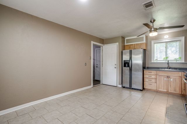 204 Mildred Lane, Benbrook, TX 76126