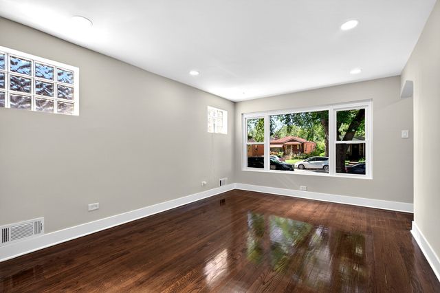 114 W 126th Place, Chicago, IL 60628