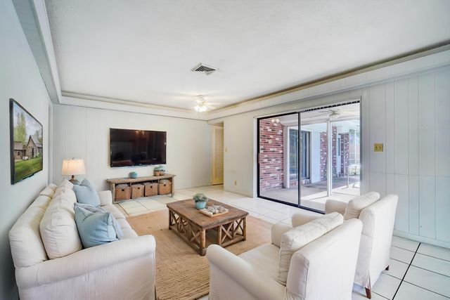 729 N Rainbow N Drive Drive, Hollywood, FL 33021