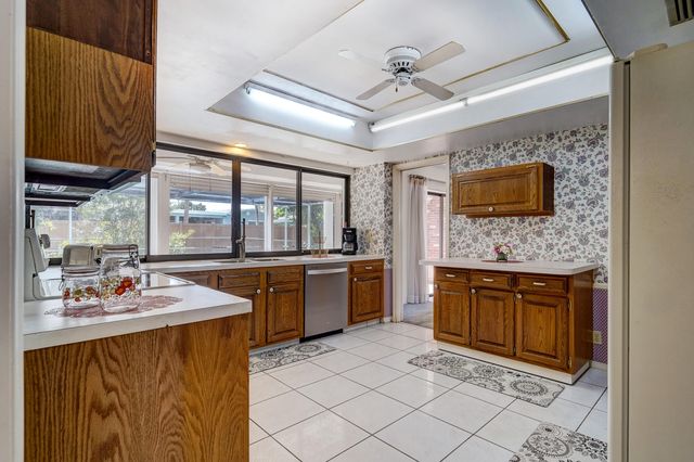 729 N Rainbow N Drive Drive, Hollywood, FL 33021