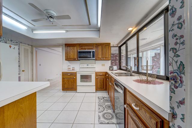 729 N Rainbow N Drive Drive, Hollywood, FL 33021