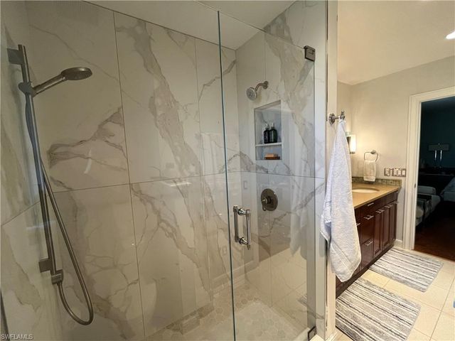 240 Nottingham DR, Naples, FL 34109