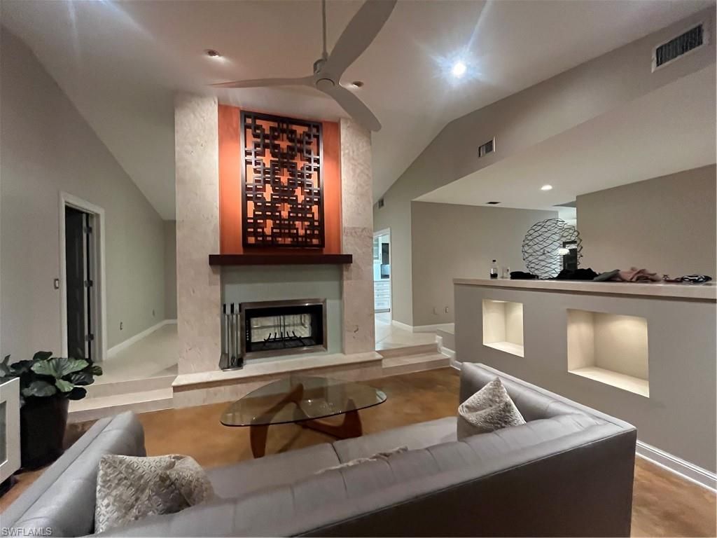 240 Nottingham DR, Naples, FL 34109