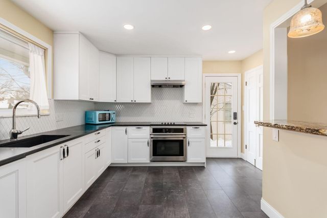 2674 Woodstock Road, Upper Arlington, OH 43221