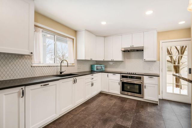 2674 Woodstock Road, Upper Arlington, OH 43221