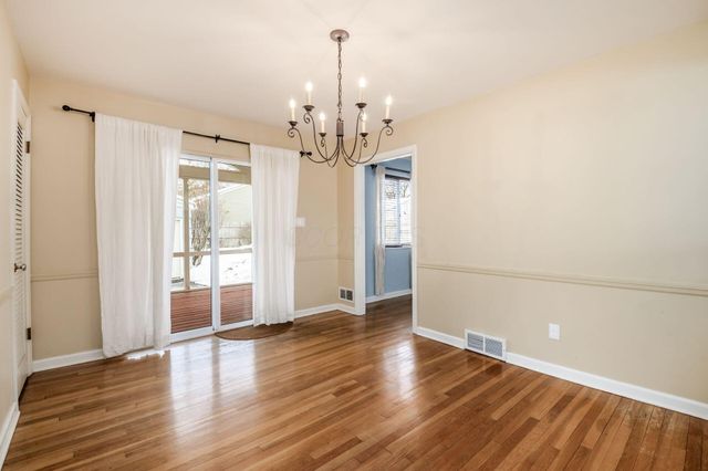 2674 Woodstock Road, Upper Arlington, OH 43221