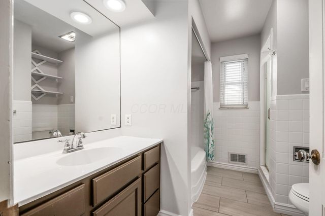 2674 Woodstock Road, Upper Arlington, OH 43221