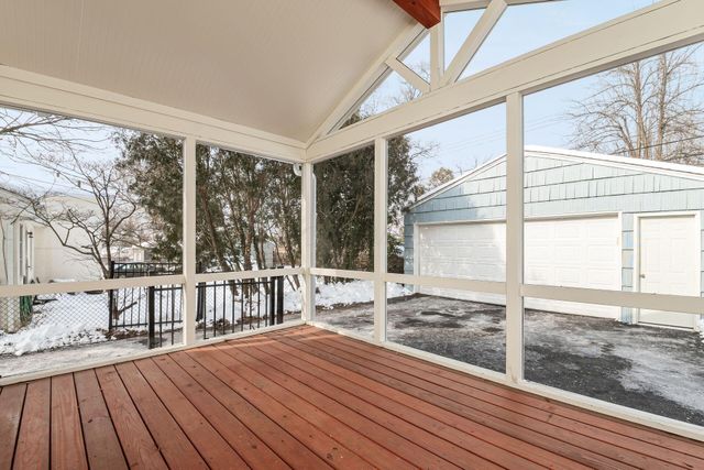 2674 Woodstock Road, Upper Arlington, OH 43221