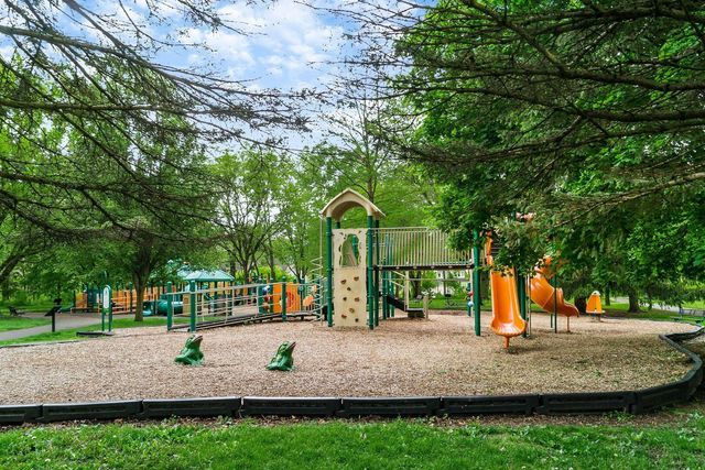 2674 Woodstock Road, Upper Arlington, OH 43221