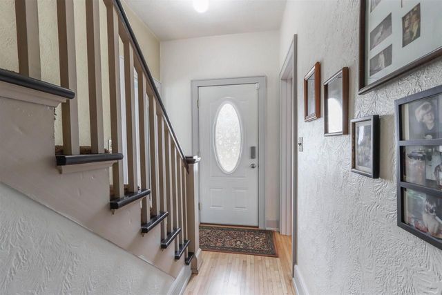 611 SHEARER STREET, Waupaca, WI 54981