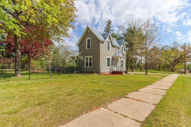 611 SHEARER STREET, Waupaca, WI 54981