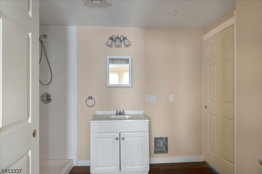 195 Duane St, City Of Orange Twp., NJ 07050 — photo 5
