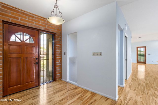 5036 N Calle Bosque, Tucson, AZ 85718