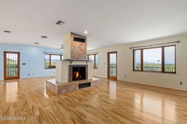 5036 N Calle Bosque, Tucson, AZ 85718