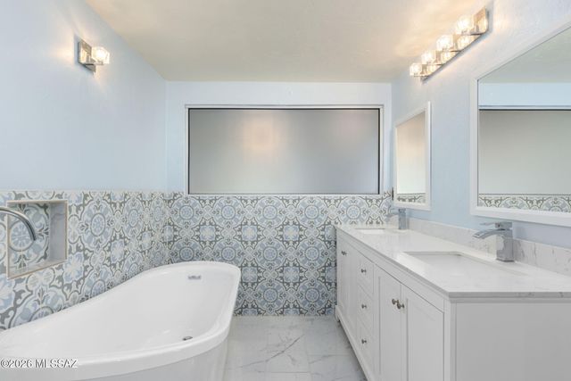 5036 N Calle Bosque, Tucson, AZ 85718