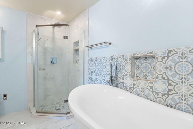 5036 N Calle Bosque, Tucson, AZ 85718