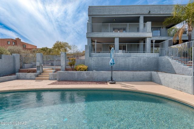 5036 N Calle Bosque, Tucson, AZ 85718