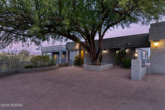 5036 N Calle Bosque, Tucson, AZ 85718