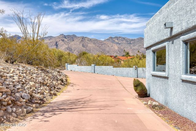 5036 N Calle Bosque, Tucson, AZ 85718