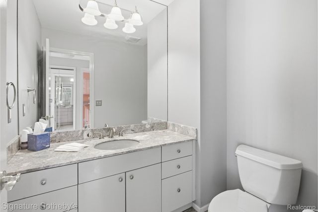 24122 Bingham Pointe Drive 24, Bingham Farms Village, MI 48025