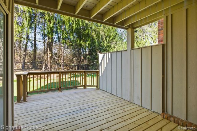 24122 Bingham Pointe Drive 24, Bingham Farms Village, MI 48025