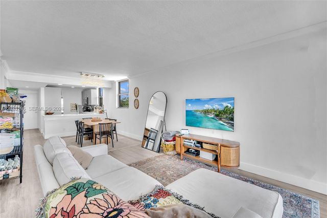 8437 Forest Hills Dr 304, Coral Springs, FL 33065