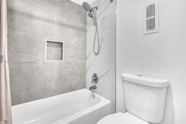 8437 Forest Hills Dr 304, Coral Springs, FL 33065