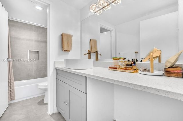 8437 Forest Hills Dr 304, Coral Springs, FL 33065