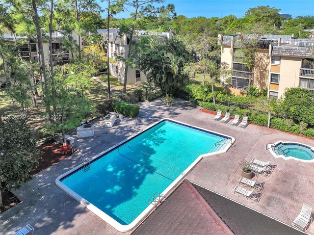 8437 Forest Hills Dr 304, Coral Springs, FL 33065