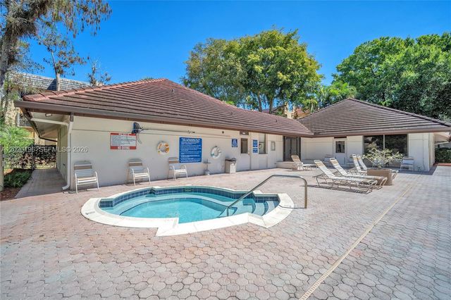 8437 Forest Hills Dr 304, Coral Springs, FL 33065