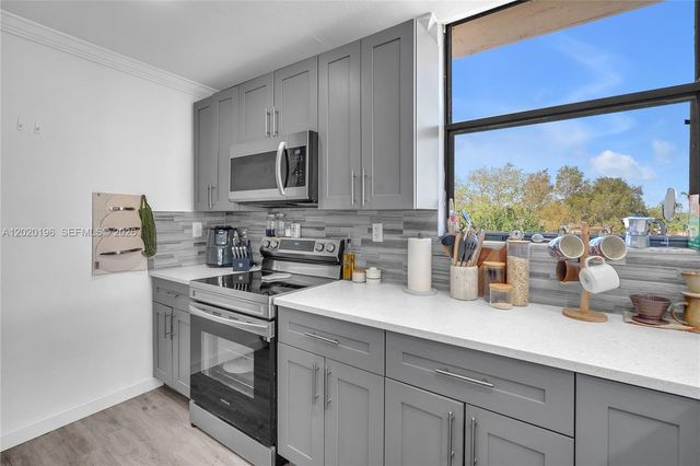 8437 Forest Hills Dr 304, Coral Springs, FL 33065