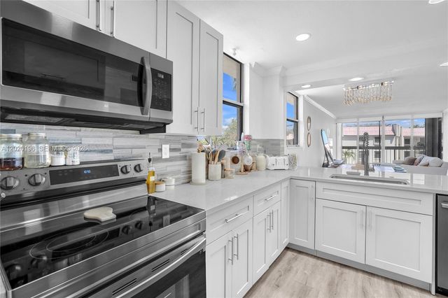 8437 Forest Hills Dr 304, Coral Springs, FL 33065