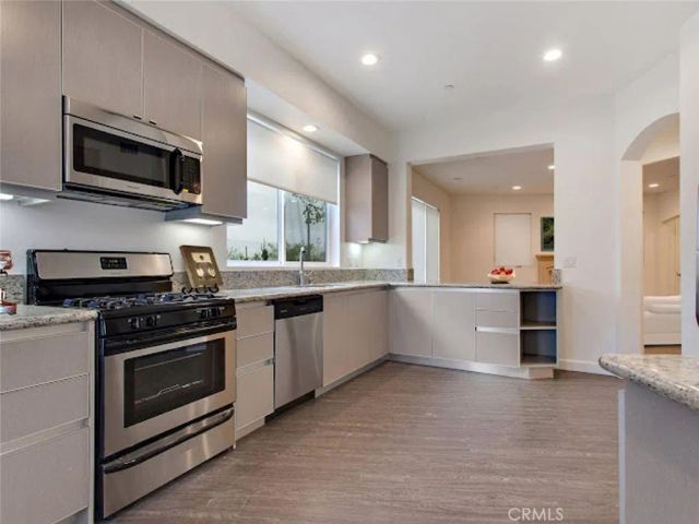 610 Levering Avenue 203, Los Angeles, CA 90024