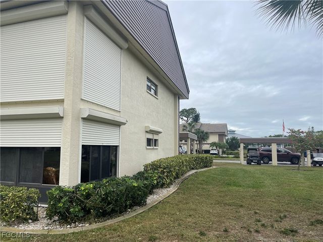 5770 Trailwinds DR 211, Fort Myers, FL 33907