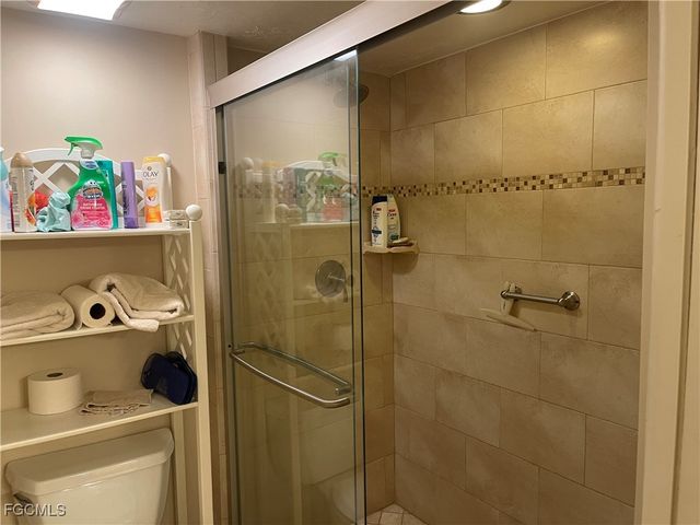 5770 Trailwinds DR 211, Fort Myers, FL 33907