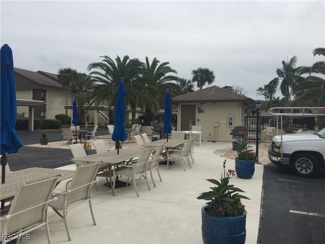 5770 Trailwinds DR 211, Fort Myers, FL 33907