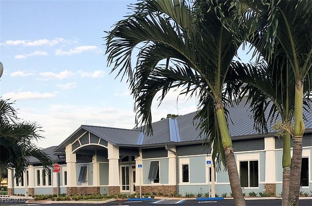 5770 Trailwinds DR 211, Fort Myers, FL 33907