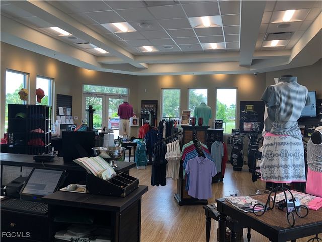 5770 Trailwinds DR 211, Fort Myers, FL 33907