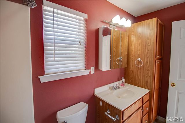 322 Washington Avenue, East Alton, IL 62024