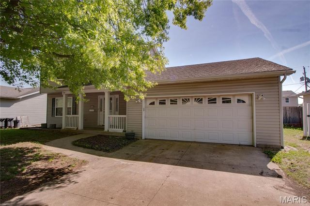 322 Washington Avenue, East Alton, IL 62024
