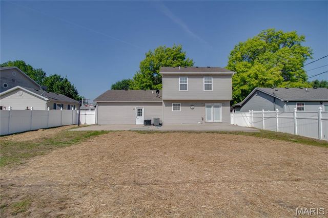 322 Washington Avenue, East Alton, IL 62024