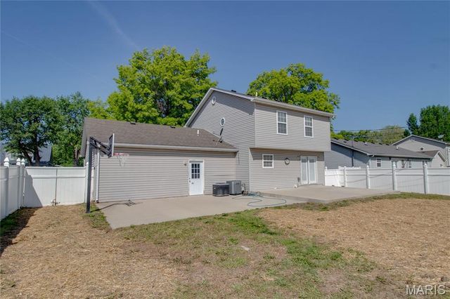 322 Washington Avenue, East Alton, IL 62024