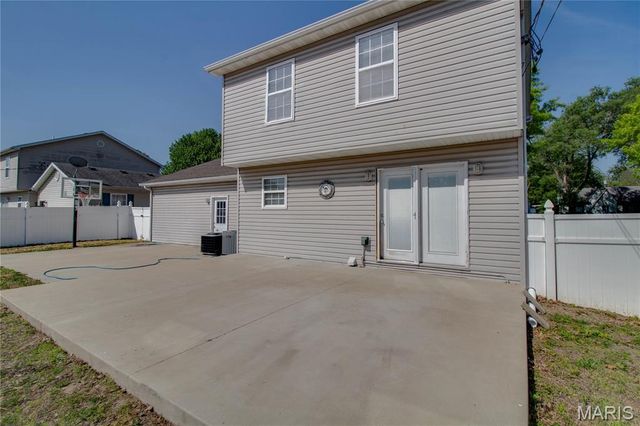 322 Washington Avenue, East Alton, IL 62024