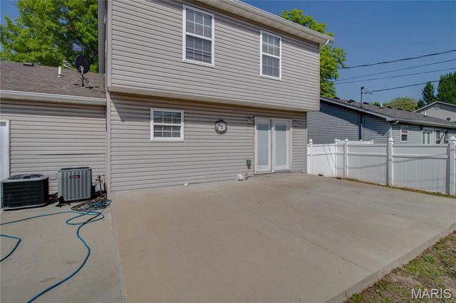 322 Washington Avenue, East Alton, IL 62024