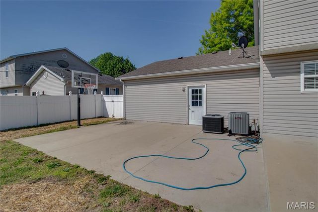 322 Washington Avenue, East Alton, IL 62024