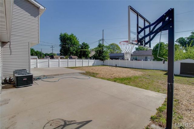 322 Washington Avenue, East Alton, IL 62024