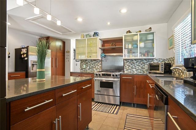 2056 Arlington NE Avenue, Atlanta, GA 30324