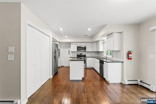 215 Oak Avenue, Wyckoff, NJ 07481