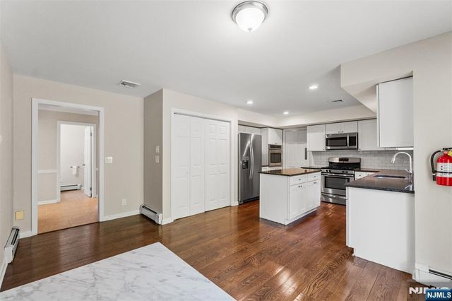 215 Oak Avenue, Wyckoff, NJ 07481