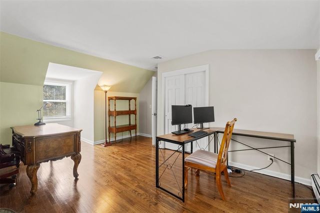 215 Oak Avenue, Wyckoff, NJ 07481